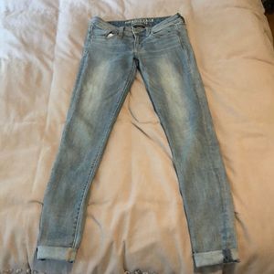 American Eagle size 2 blue jeans